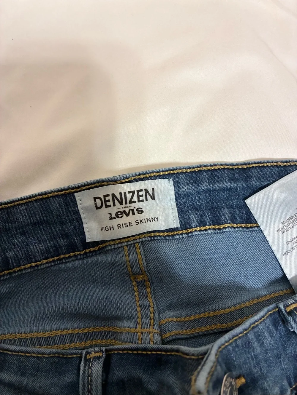 Denizen from Levi’s High-Rise Skinny Jeans | 18M | 34x30